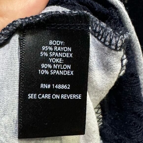 Torrid Navy Floral Lace Inset Tank Size 3 - Picture 7 of 7